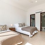 3 Bedroom Oceanfront Apartment, Fully Renovated