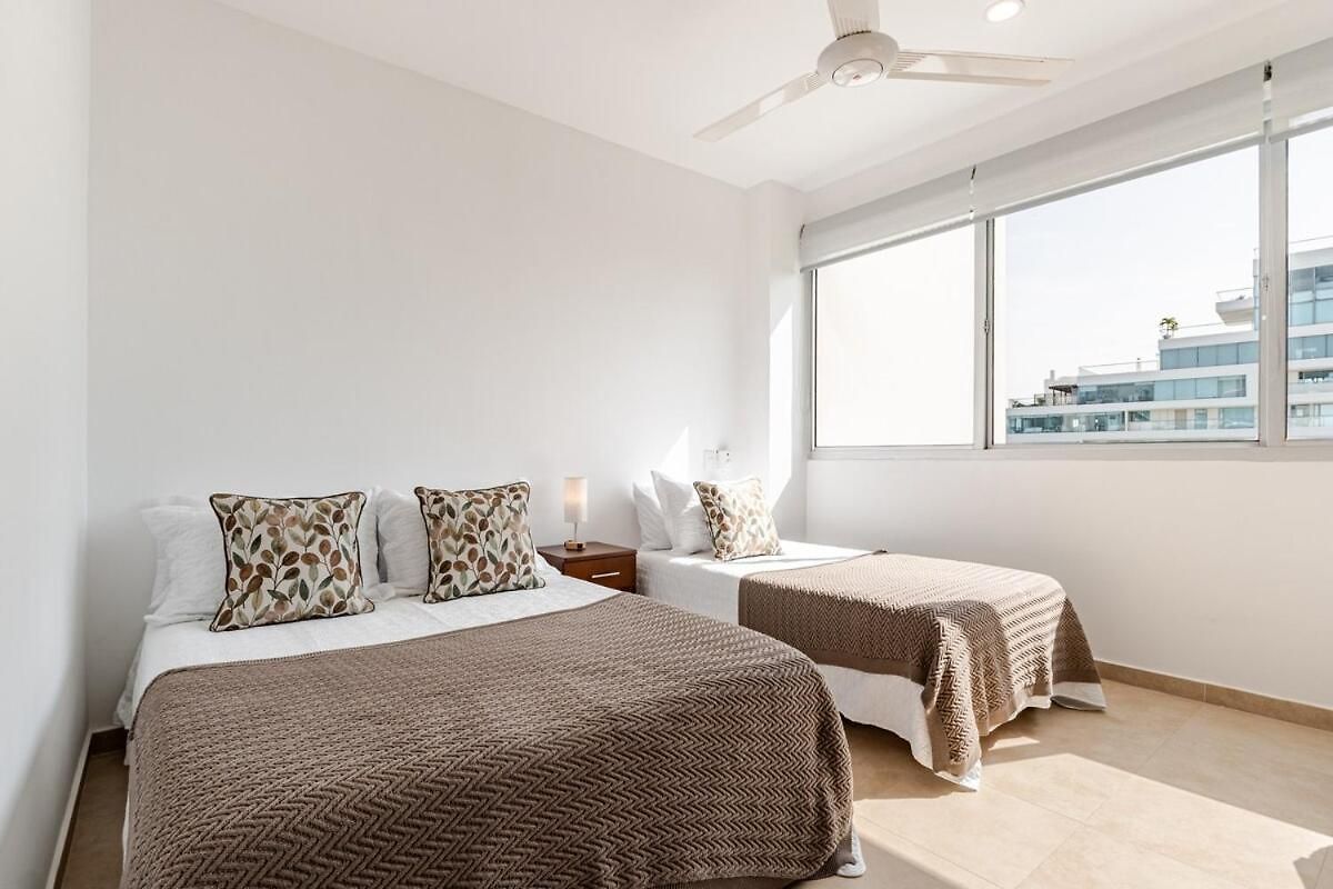 Apartamento 3 Bedroom Oceanfront Apartment, Fully Renovated *