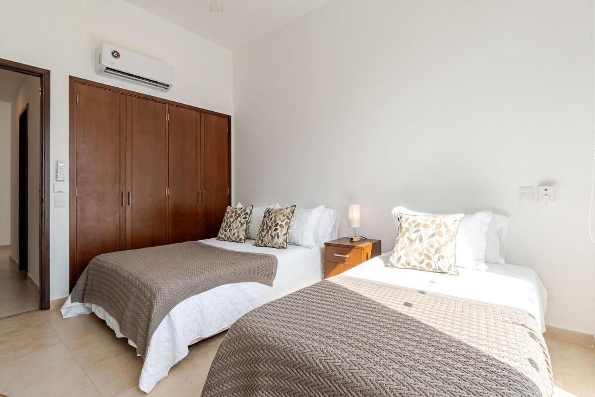 3 Bedroom Oceanfront Apartment, Fully Renovated *