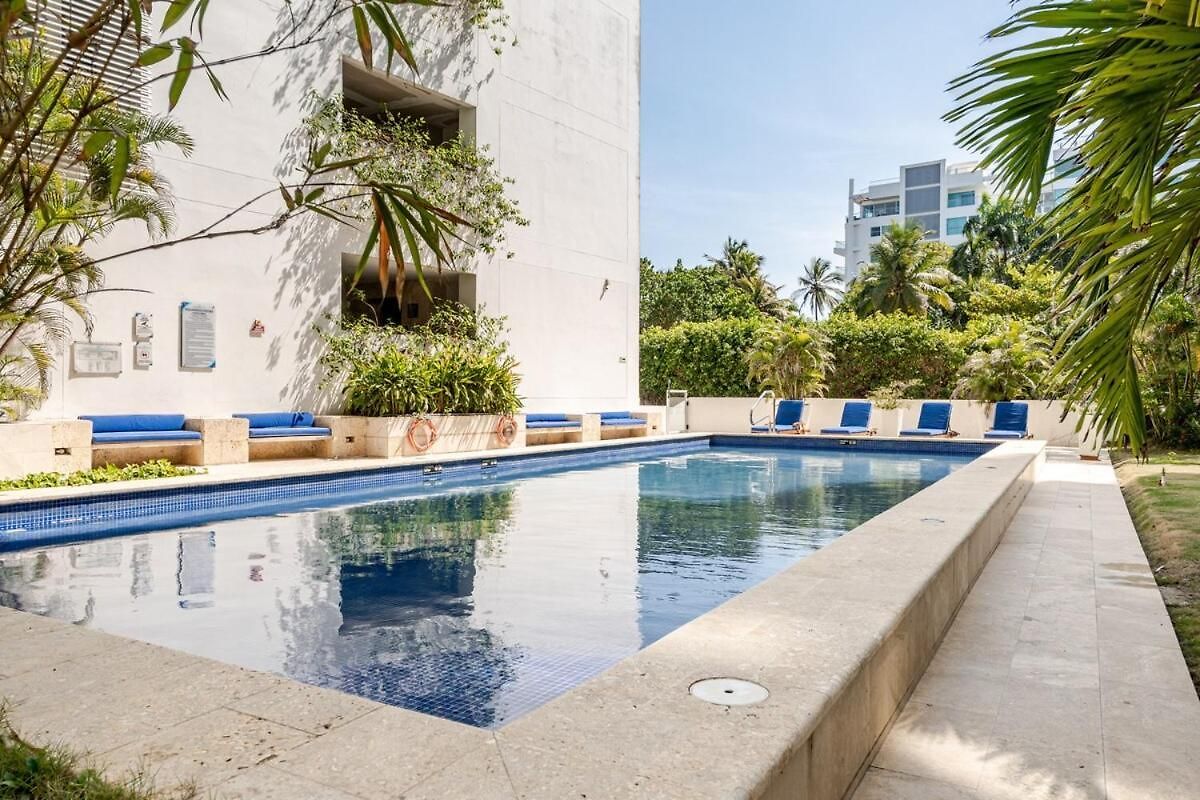 3 Bedroom Oceanfront Apartment, Fully Renovated Cartagena