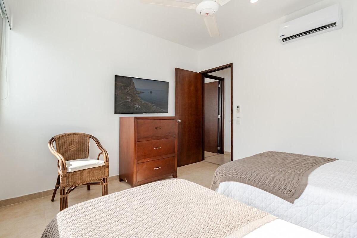 Apartamento 3 Bedroom Oceanfront Apartment, Fully Renovated