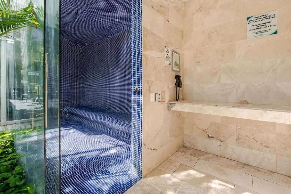 3 Bedroom Oceanfront Apartment, Fully Renovated Apartamento *