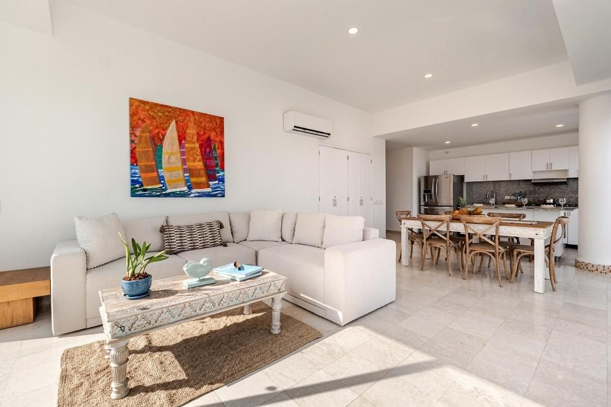 3 Bedroom Oceanfront Apartment, Fully Renovated *