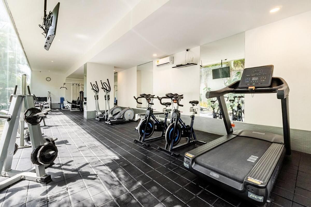 3 Bedroom Oceanfront Apartment, Fully Renovated