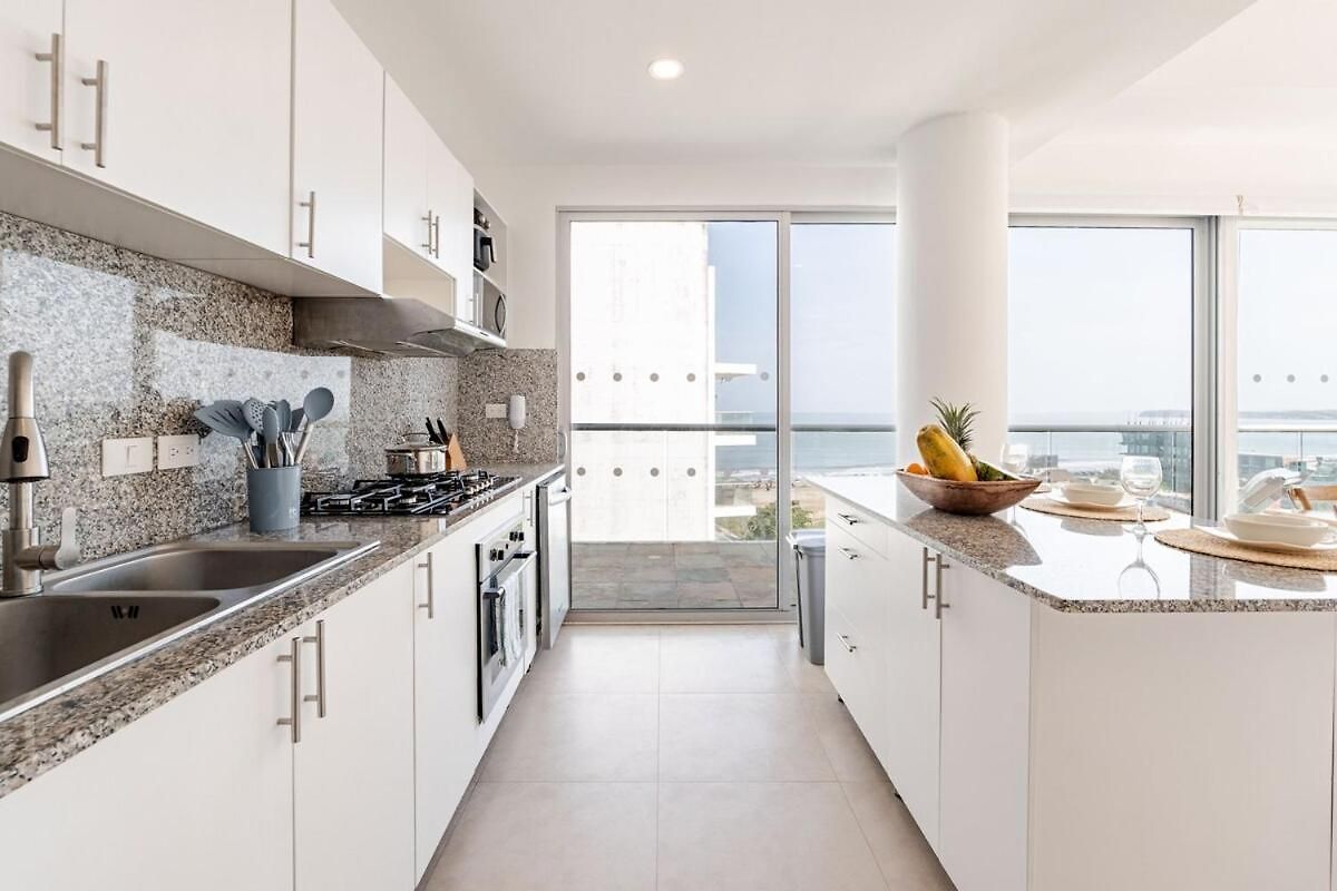 3 Bedroom Oceanfront Apartment, Fully Renovated *