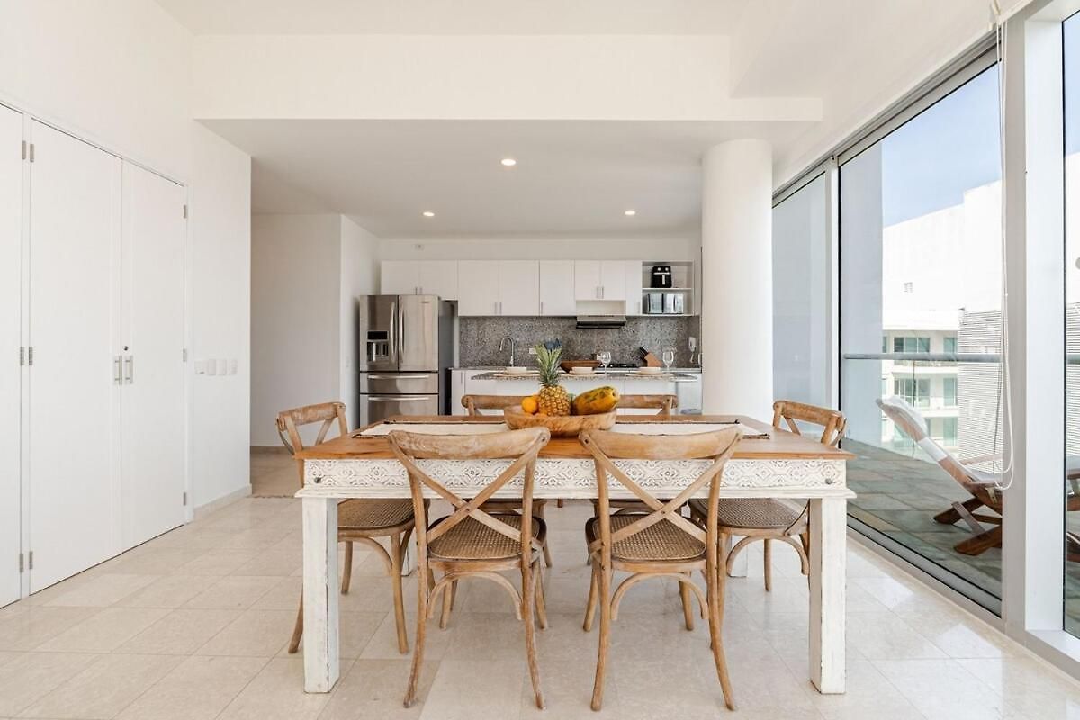 3 Bedroom Oceanfront Apartment, Fully Renovated Apartamento