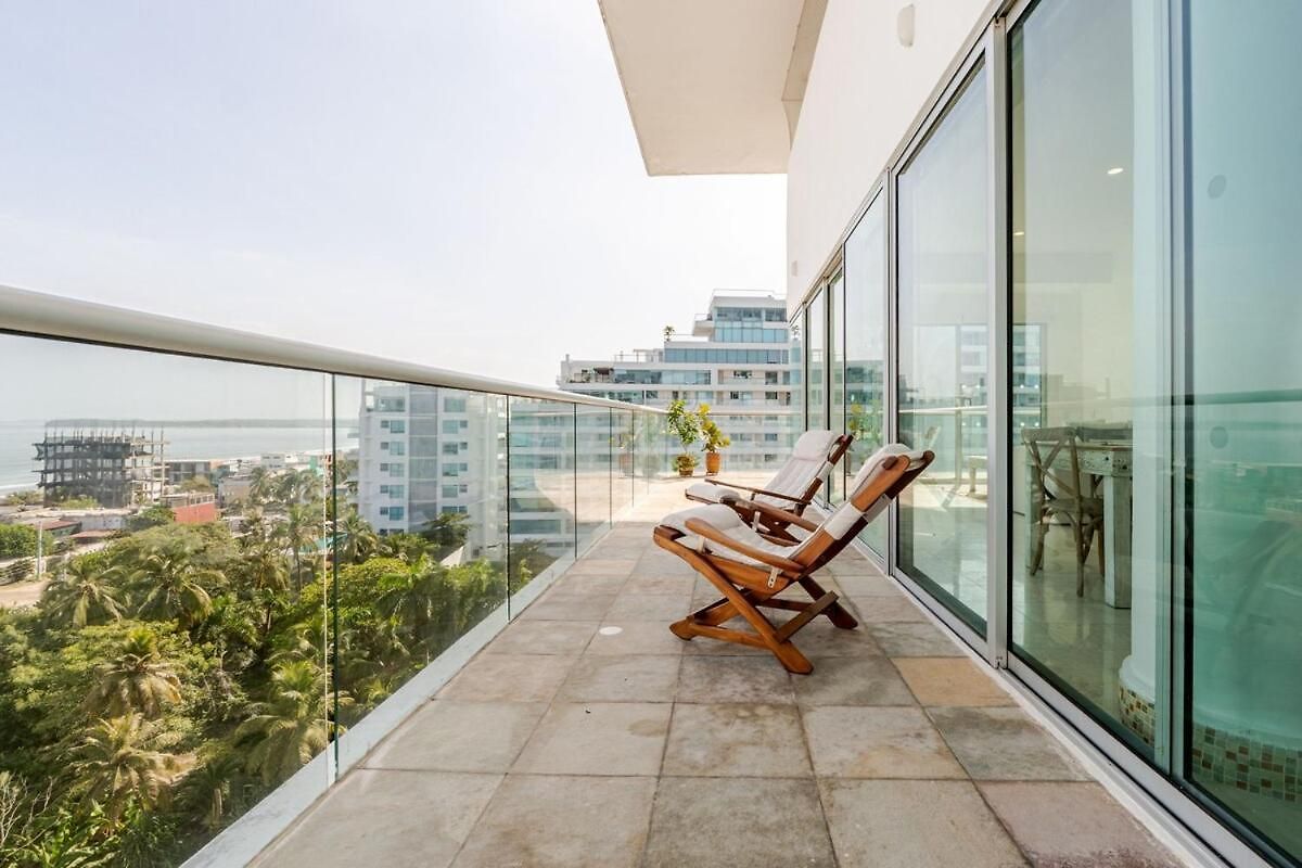 Apartamento 3 Bedroom Oceanfront Apartment, Fully Renovated Cartagena