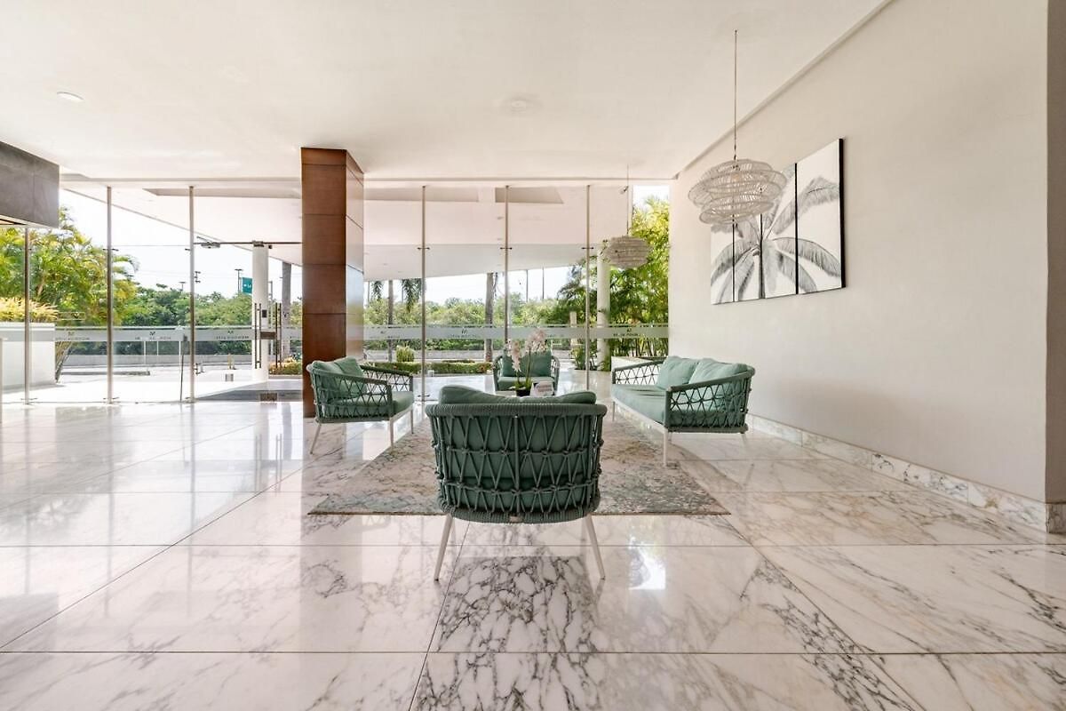Apartamento 3 Bedroom Oceanfront Apartment, Fully Renovated