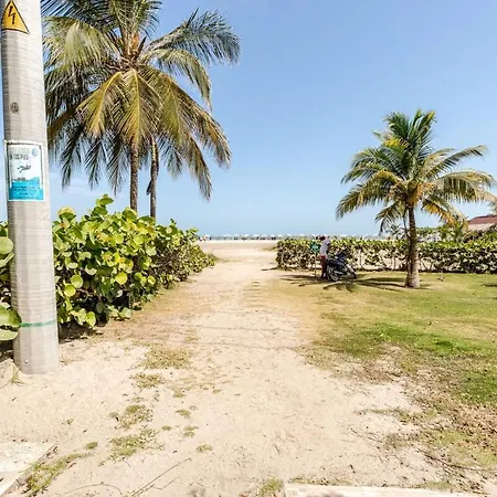 3 Bedroom Oceanfront Apartment, Fully Renovated Apartamento