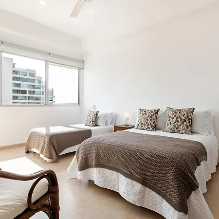3 Bedroom Oceanfront Apartment, Fully Renovated Apartamento