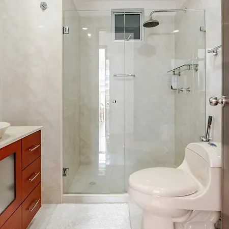 3 Bedroom Oceanfront Apartment, Fully Renovated *
