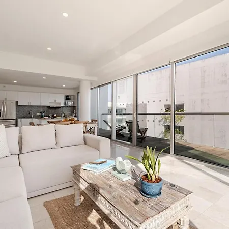 3 Bedroom Oceanfront Apartment, Fully Renovated *