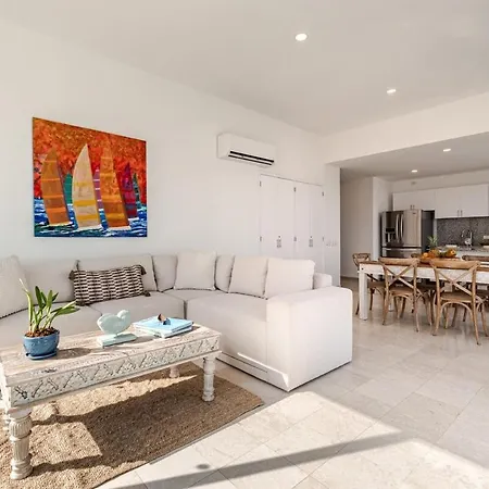 3 Bedroom Oceanfront Apartment, Fully Renovated *