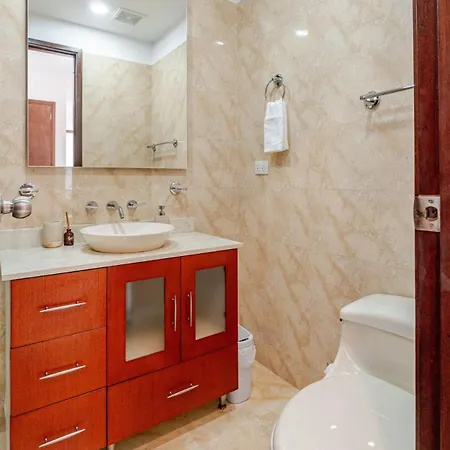 3 Bedroom Oceanfront Apartment, Fully Renovated * Cartagena
